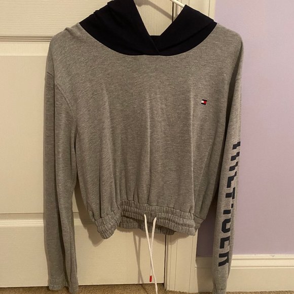 TOMMY HILFIGER Medium Grey Cropped Sweatshirt - Picture 1 of 4
